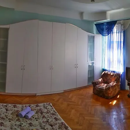 On Valova 25 Apartman Lviv