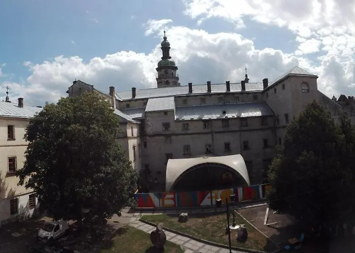 On Valova 25 شقة *